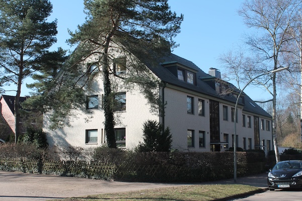 Zinshausverwaltung von 13 Mietwohnungen, 5 Garagen sowie Außenstellplätzen